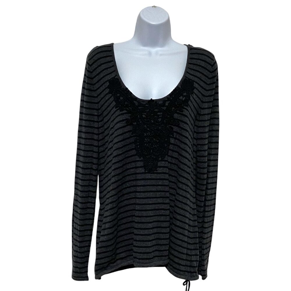 Women's Size Medium Pullover Long Sleeve Top Embroidered V-Neck Design By-Promod